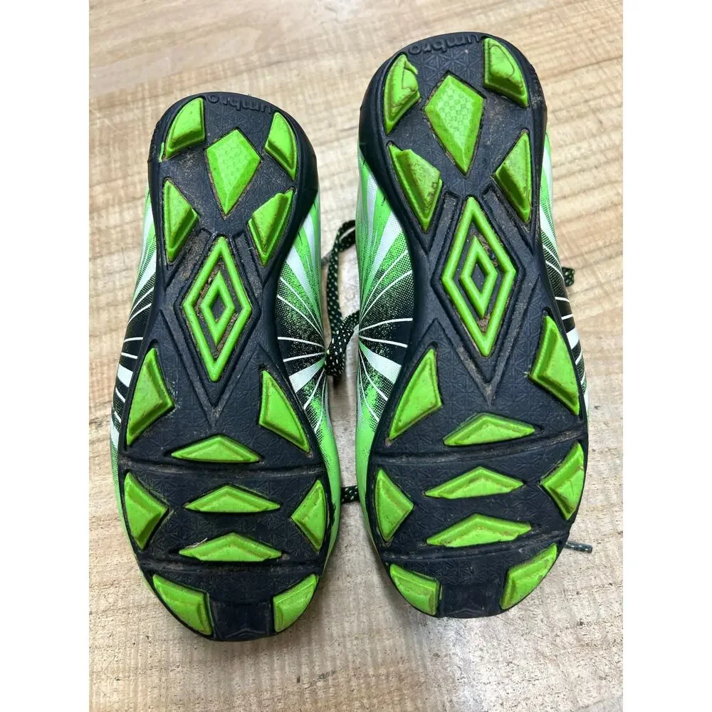 Umbro soccer cleats  Soccer Shoes Size 10 kids